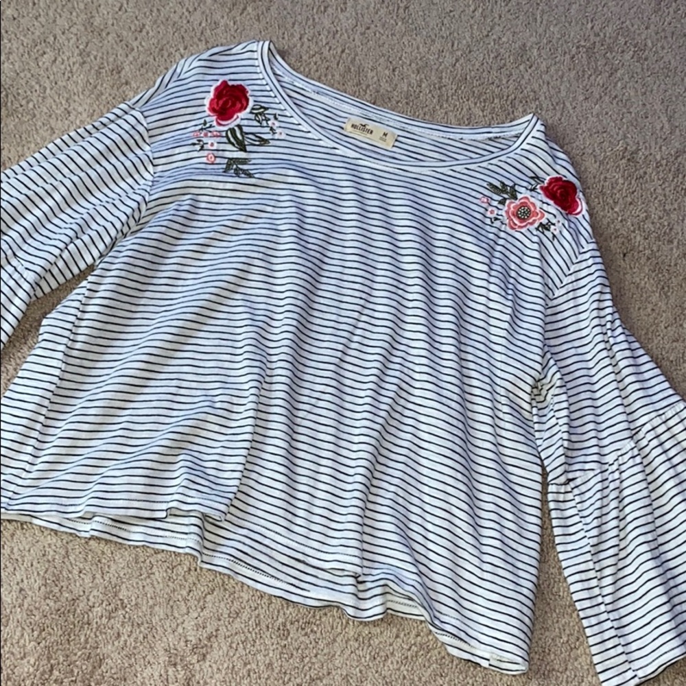 Hollister bell bottom sleeve top